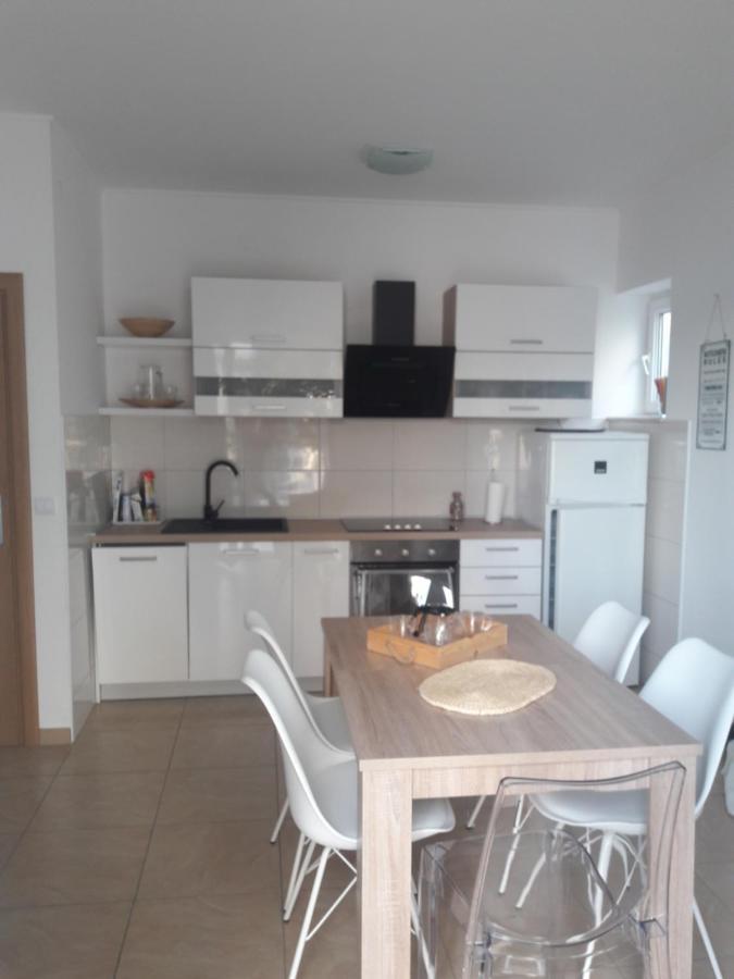Apartment Tea Примоштен Экстерьер фото
